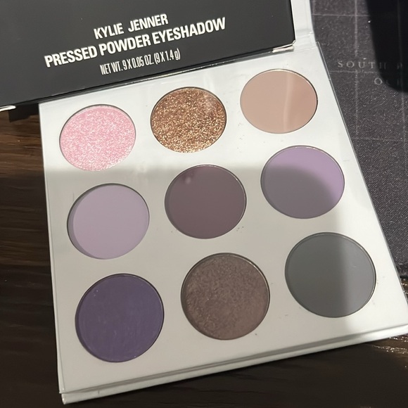 Kylie purple palette - Picture 2 of 3